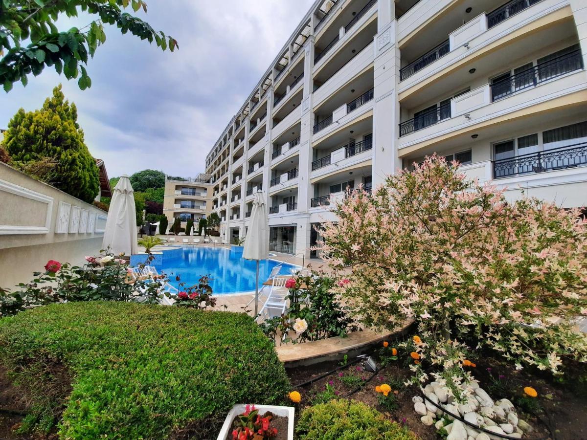 Private Apartments By The Sea With A Large Terrace In Apart Hotel! 포마리 외부 사진