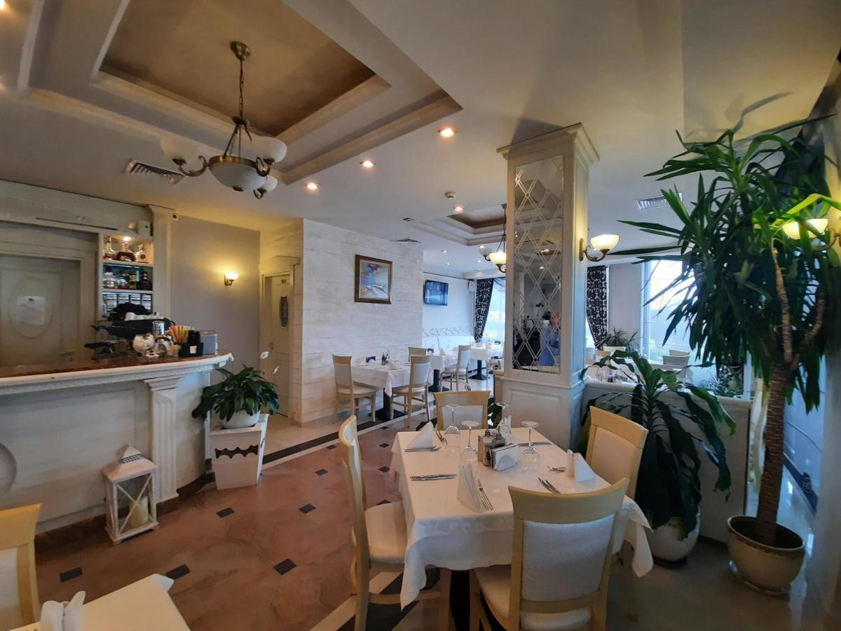 Private Apartments By The Sea With A Large Terrace In Apart Hotel! 포마리 외부 사진