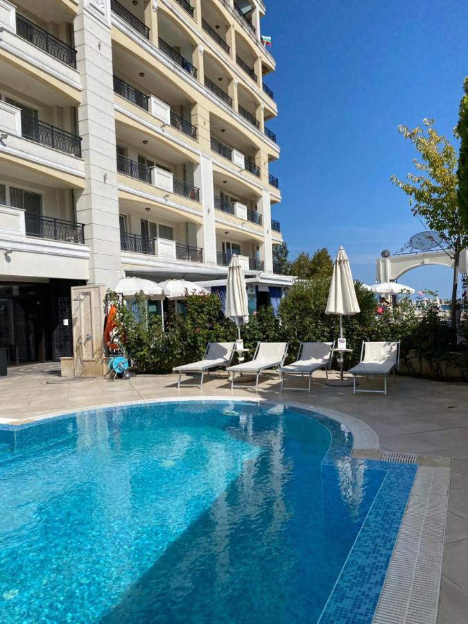 Private Apartments By The Sea With A Large Terrace In Apart Hotel! 포마리 외부 사진