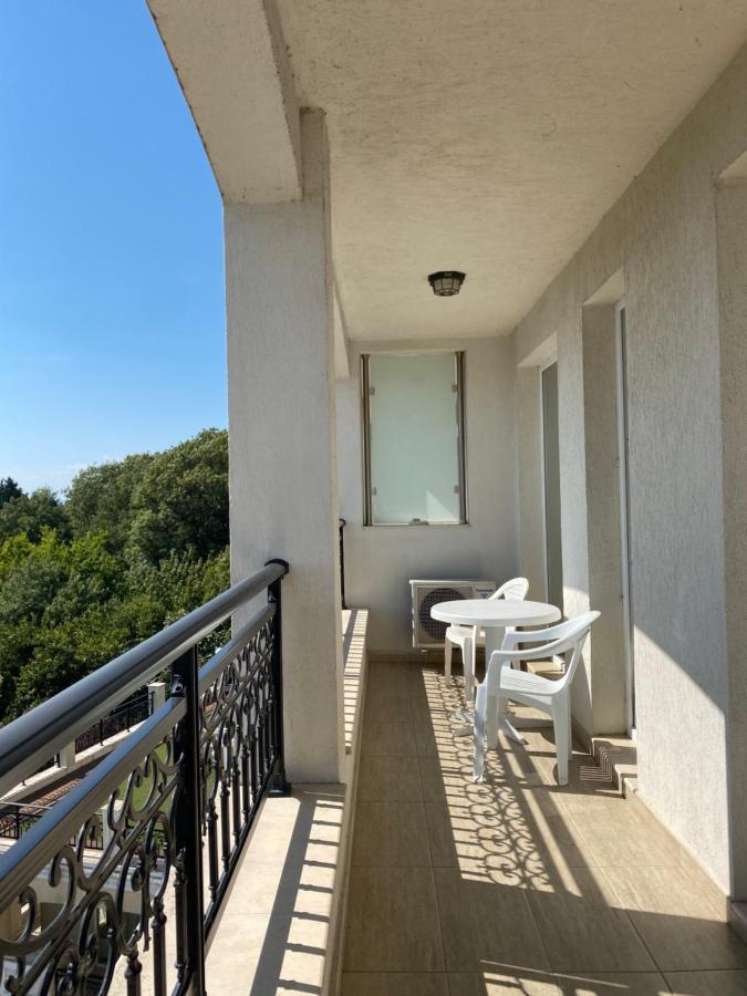 Private Apartments By The Sea With A Large Terrace In Apart Hotel! 포마리 외부 사진