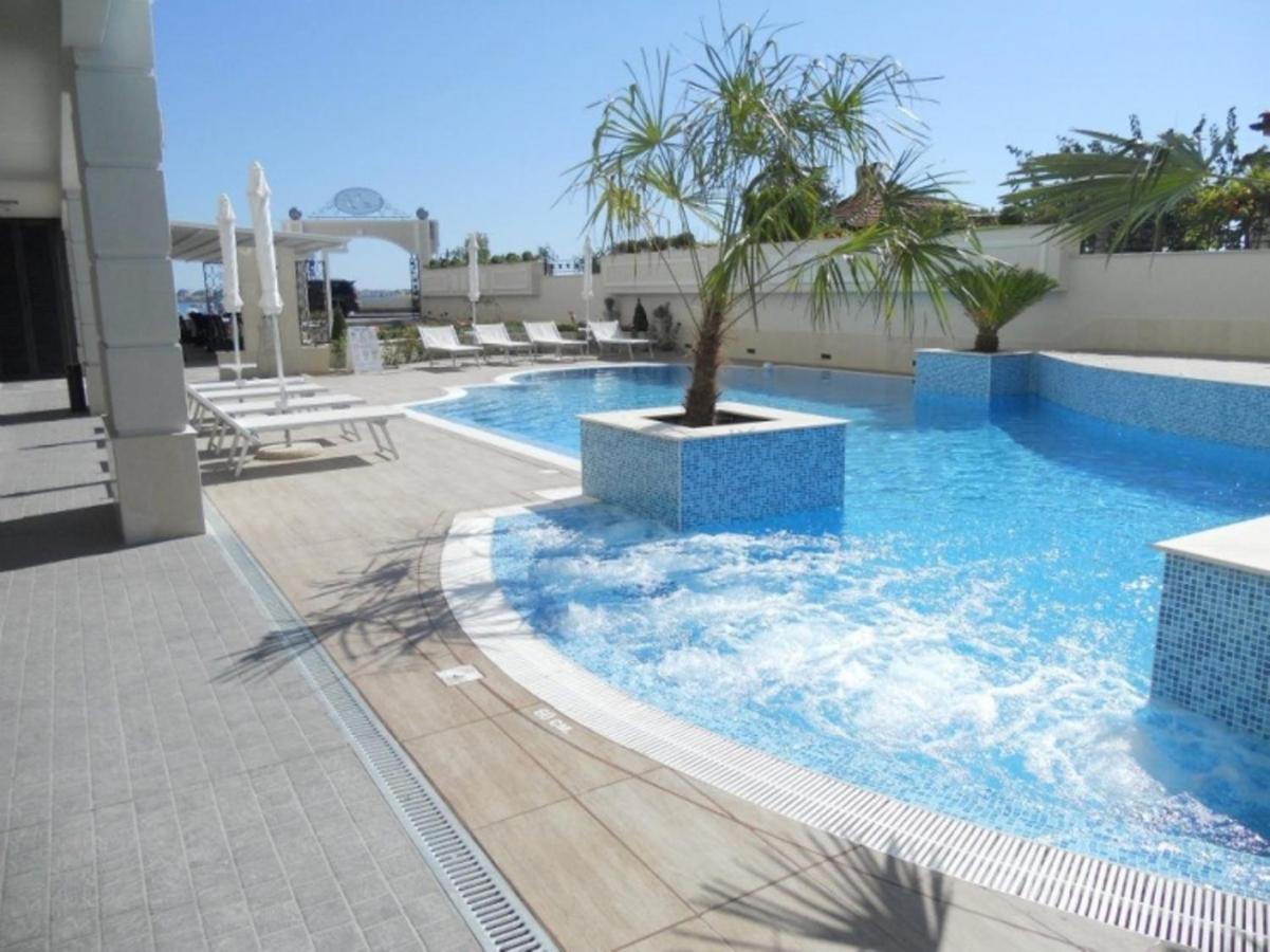 Private Apartments By The Sea With A Large Terrace In Apart Hotel! 포마리 외부 사진