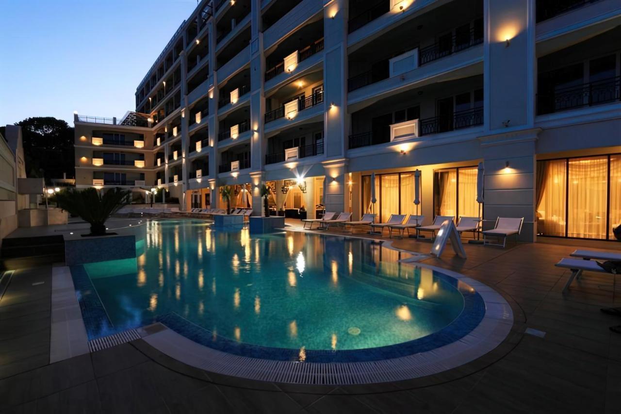 Private Apartments By The Sea With A Large Terrace In Apart Hotel! 포마리 외부 사진