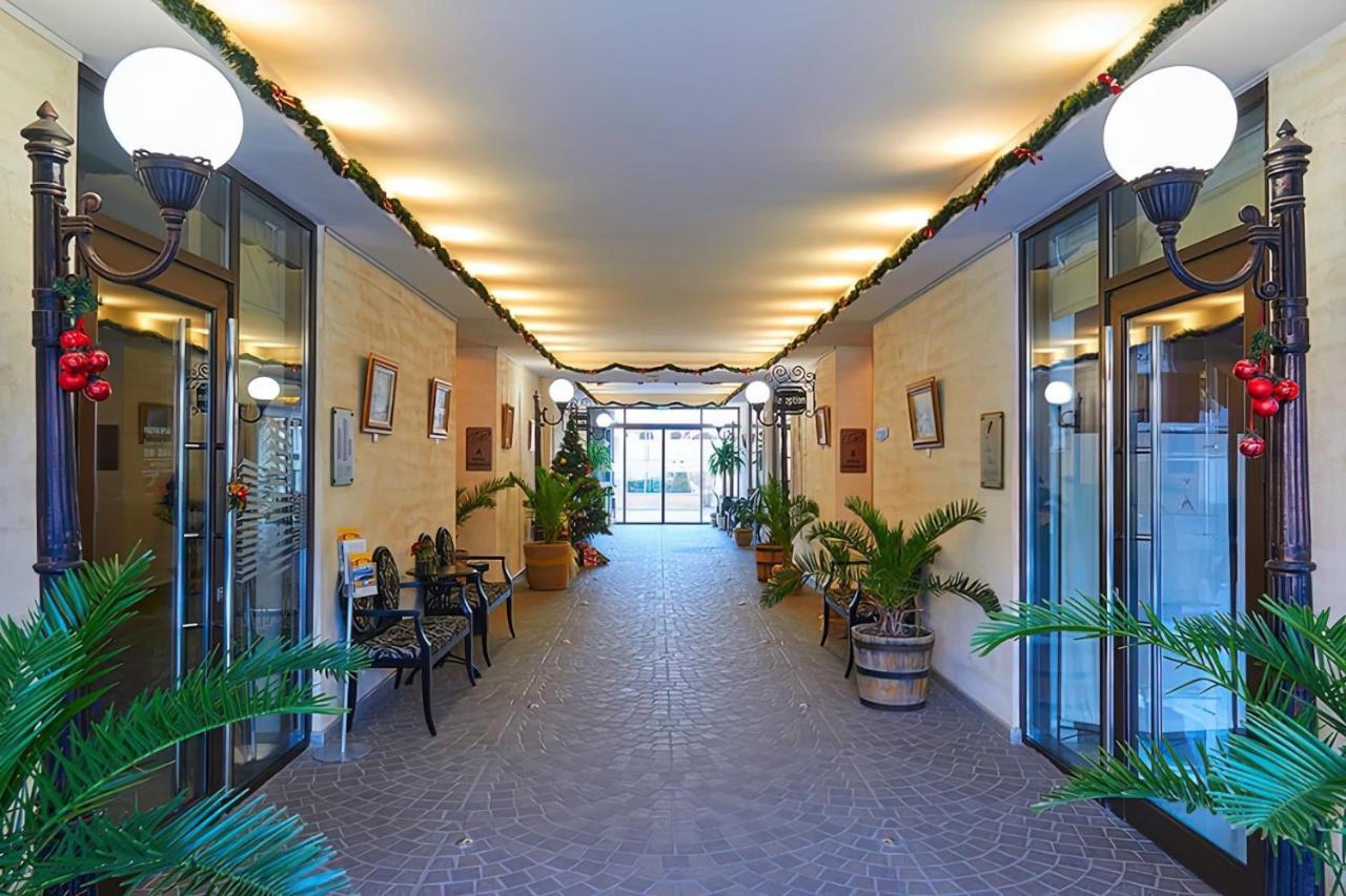 Private Apartments By The Sea With A Large Terrace In Apart Hotel! 포마리 외부 사진