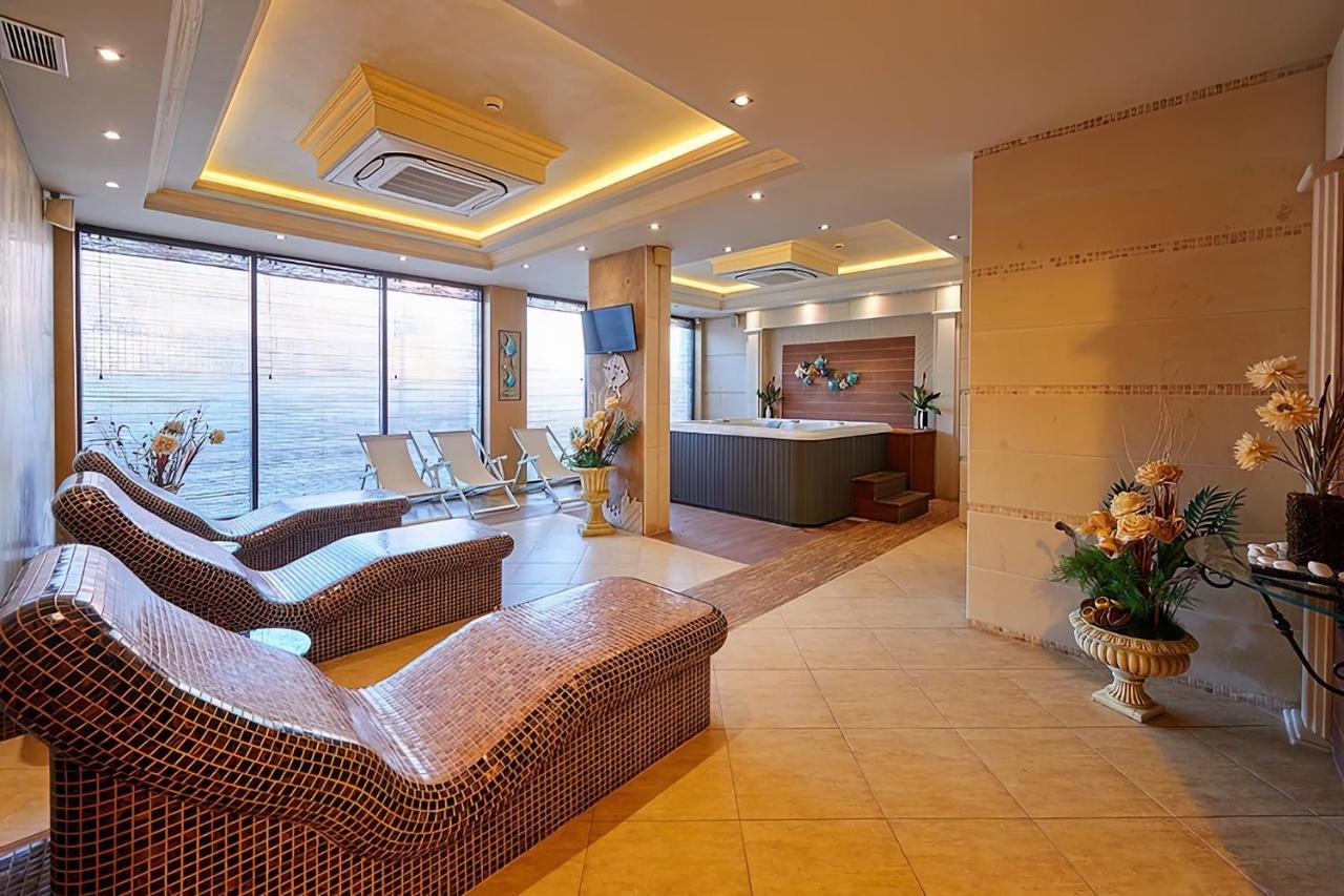 Private Apartments By The Sea With A Large Terrace In Apart Hotel! 포마리 외부 사진