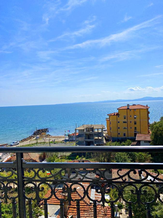 Private Apartments By The Sea With A Large Terrace In Apart Hotel! 포마리 외부 사진