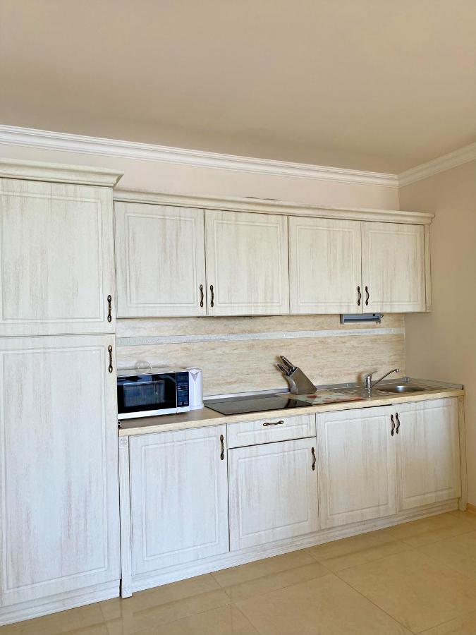 Private Apartments By The Sea With A Large Terrace In Apart Hotel! 포마리 외부 사진