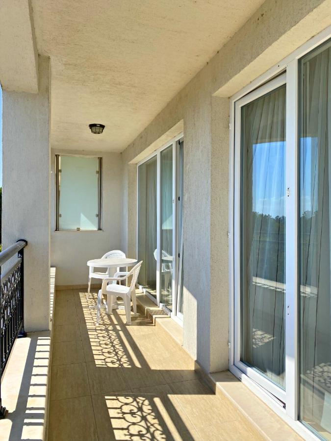 Private Apartments By The Sea With A Large Terrace In Apart Hotel! 포마리 외부 사진